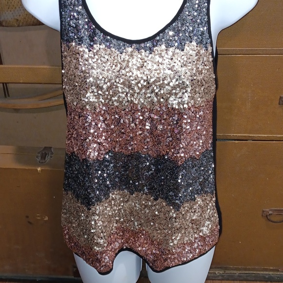 PAISLEY AND IVY SEQUIN top.  #5354 - Picture 4 of 7